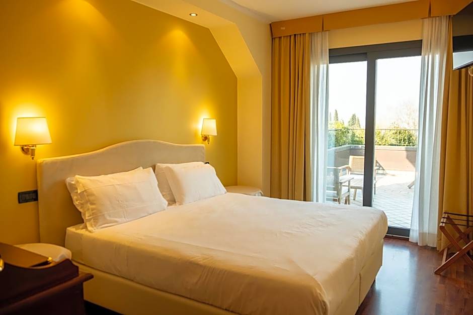 Admiral Hotel Villa Erme