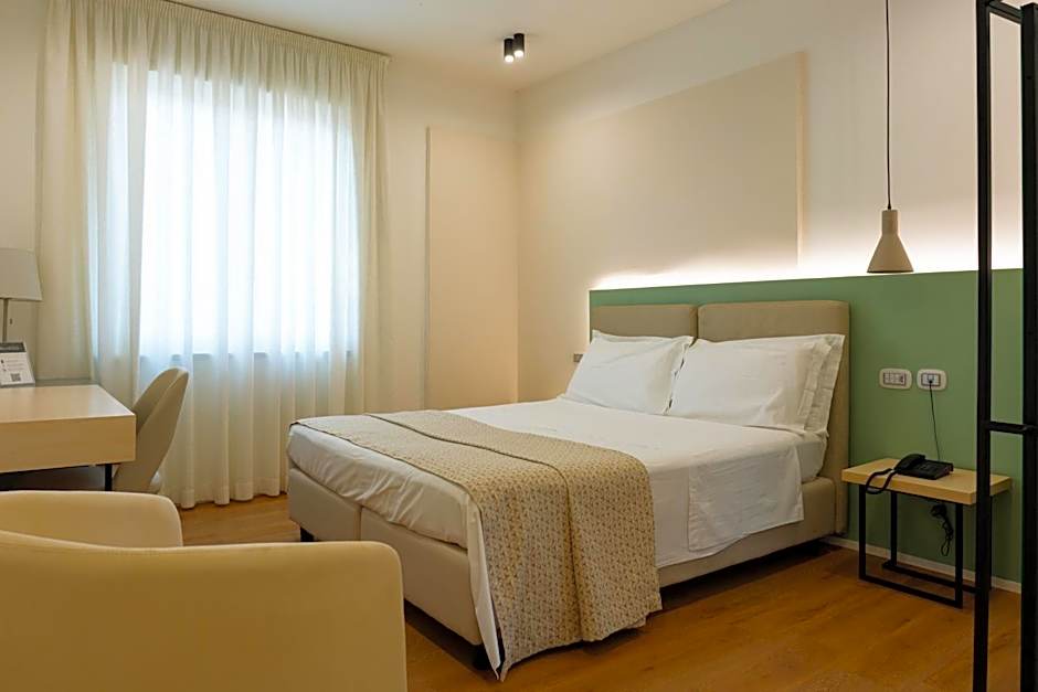 Plana Hotel