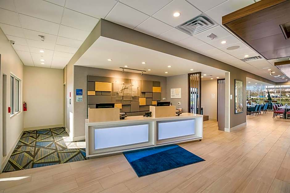 Holiday Inn Express & Suites Jacksonville - Town Center By IHG