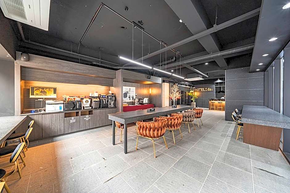 Hotel24ST.UrbanBrown Seosan lakepark