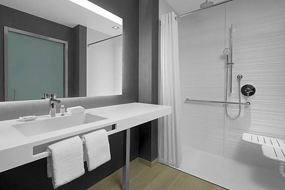 AC Hotel by Marriott St Louis Central West End