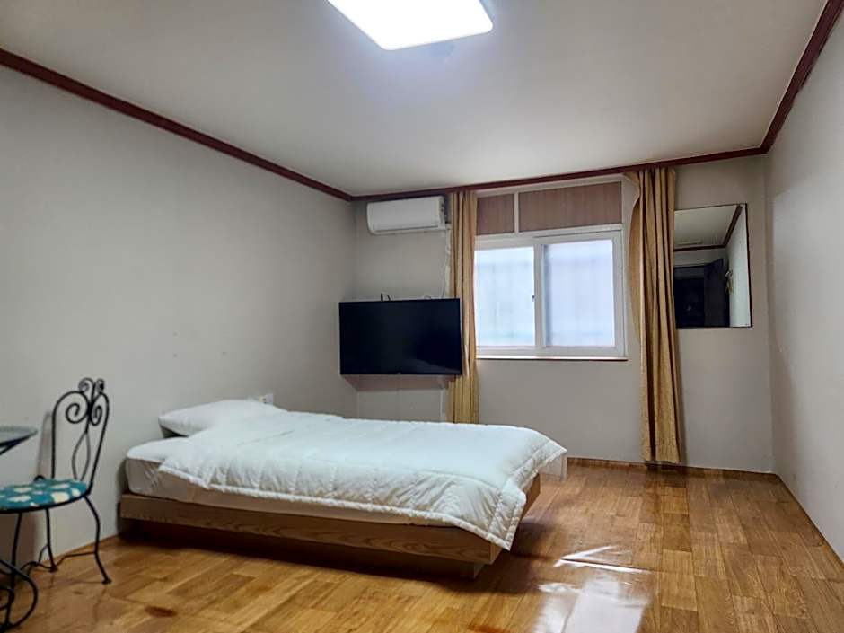 Seoraksan Youth Hostel