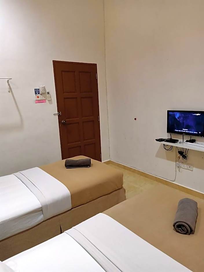 ANGGERIK IMPIAN HOTEL -Best for Travellers at Kuala Berang