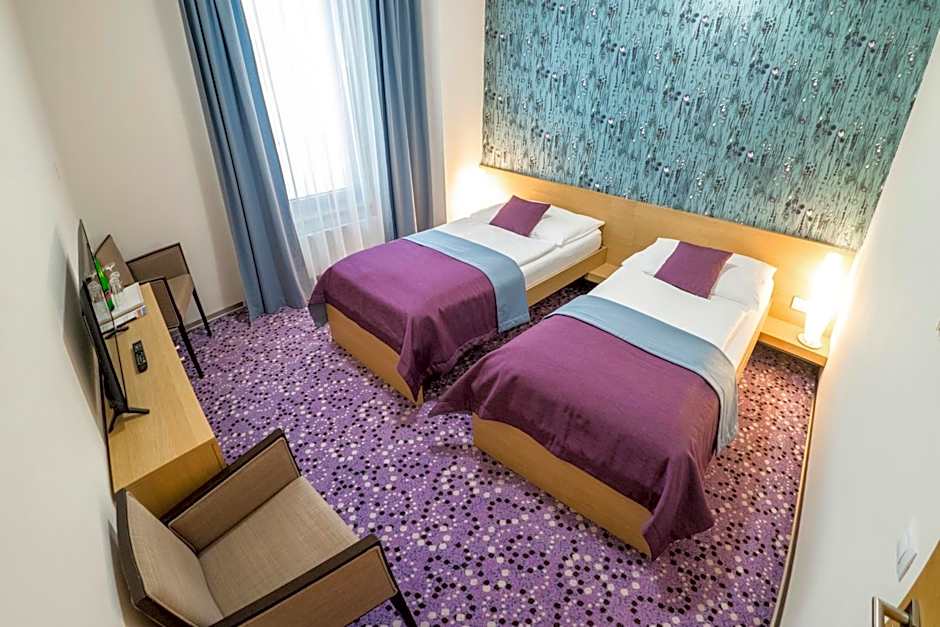 Hotel Vinice Hnanice