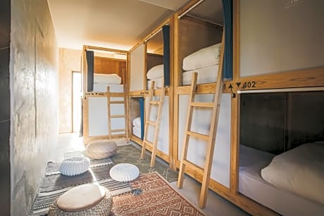 Bed in 6-Bed Mixed Dormitory Room