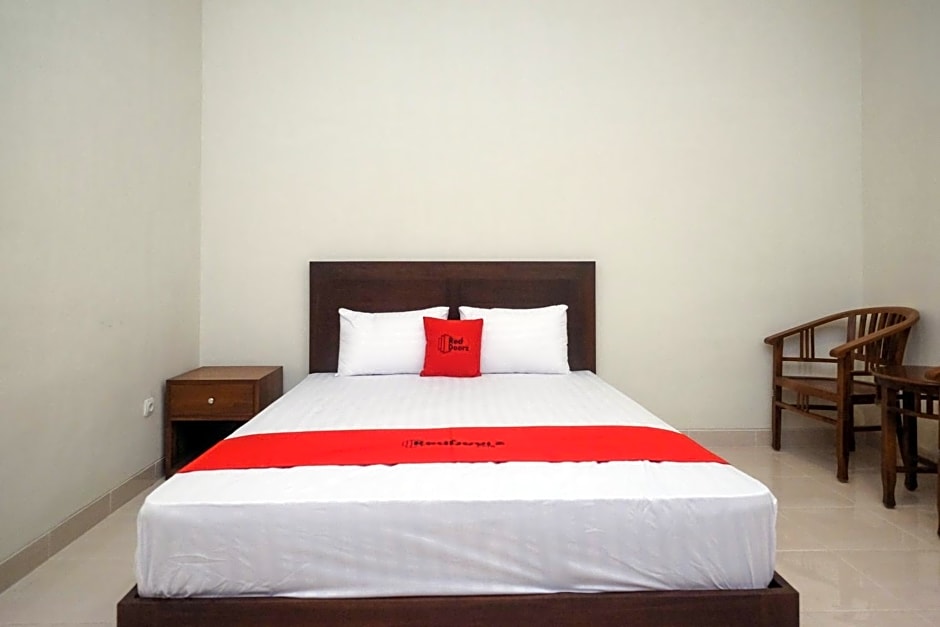 RedDoorz Syariah near Transmart Pabelan Solo