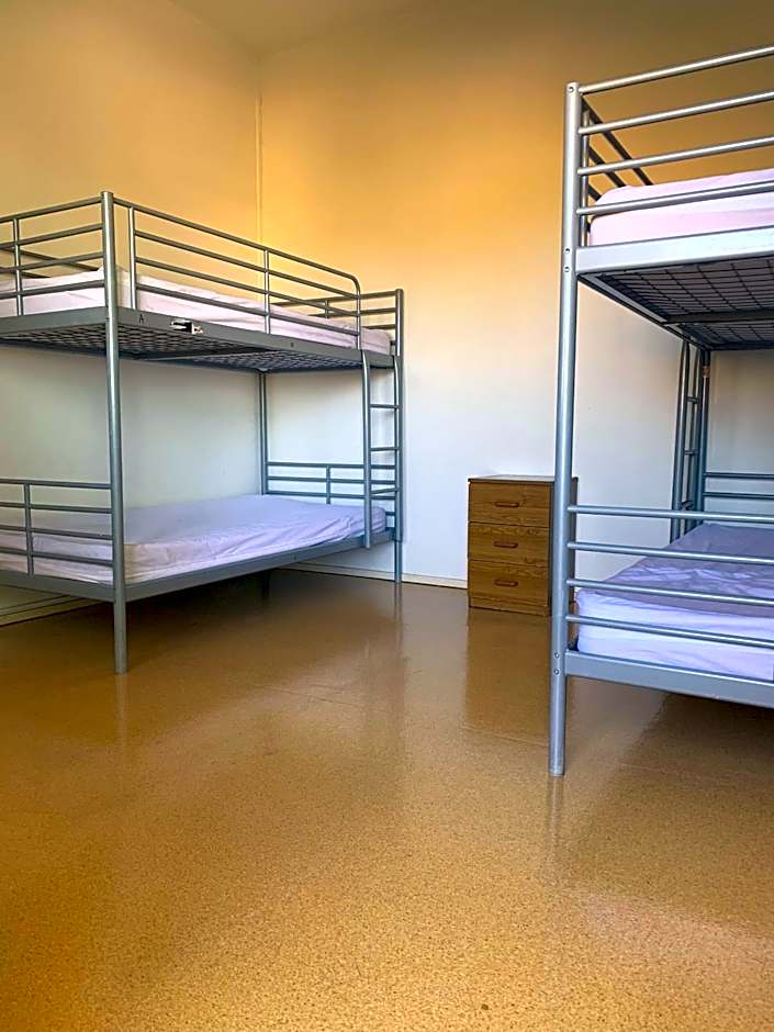 Roebuck Bay Backpackers