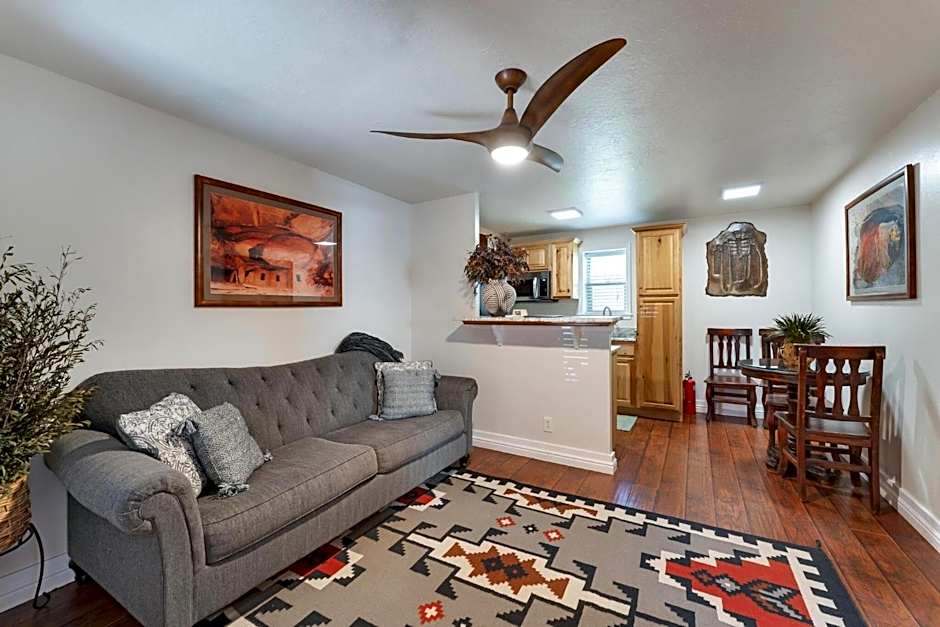Stone Lizard Lodge