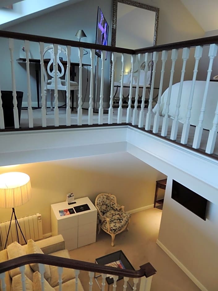 Castillo Del Bosque La Zoreda