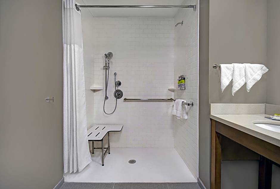 Staybridge Suites Sterling Heights - Detroit by IHG