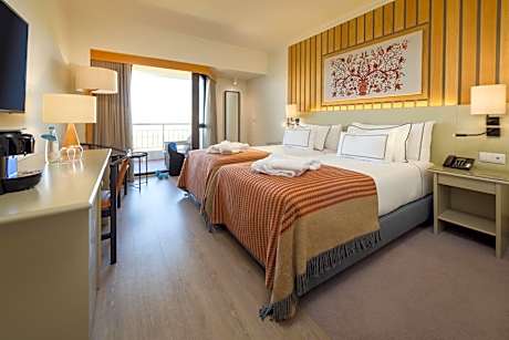 Premium Twin Room with City View