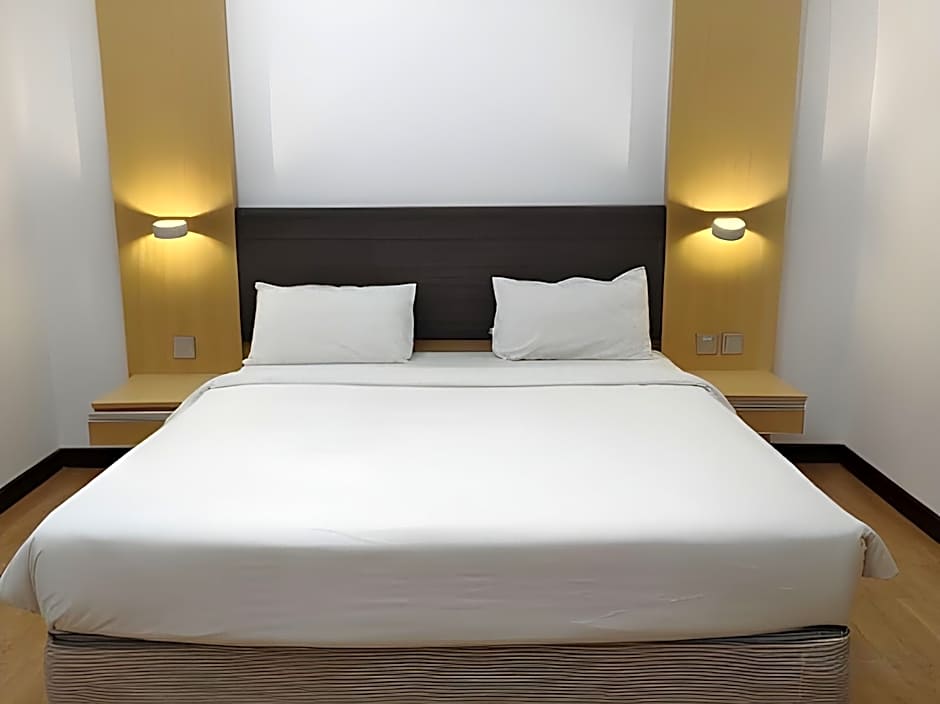 Imperial Suites Miri @ Diamond Tower Bay Resort Condominium