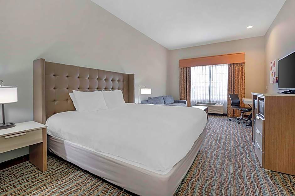 Best Western Plus Peppertree Inn At Omak