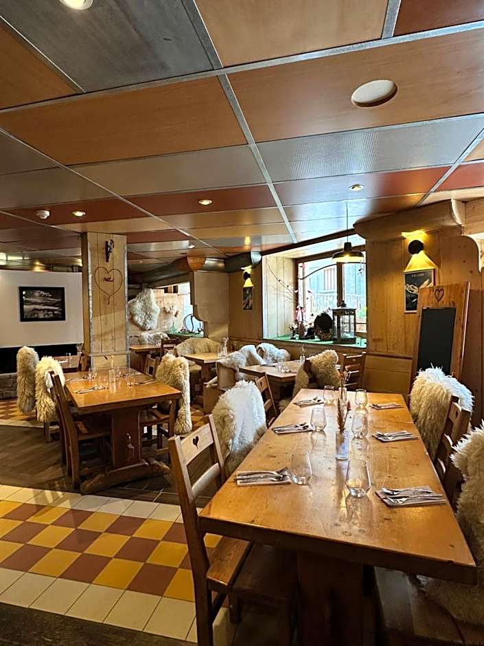 Hôtel-Chalet les Mélèzes