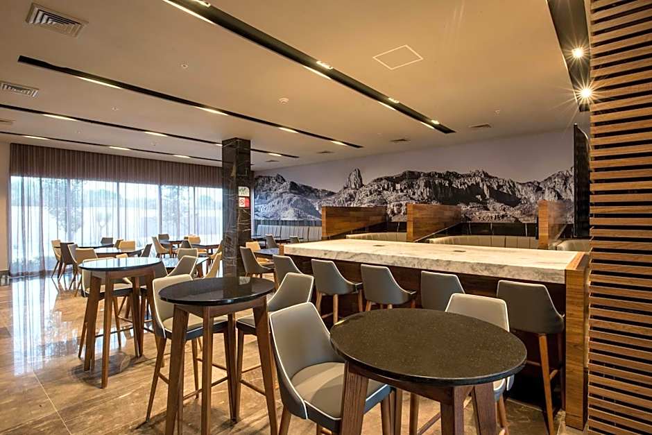 Courtyard by Marriott San Luis Potosi, Los Lagos