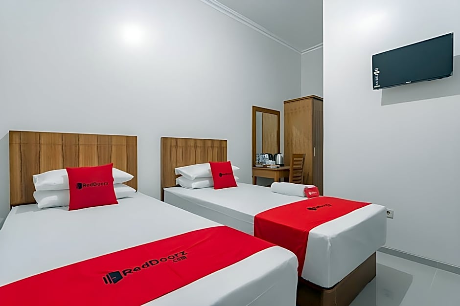 RedDoorz Syariah Plus @ Perintis Guesthouse Tasikmalaya