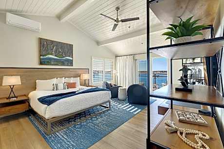 PORTSIDE Oceanfront King-Suite-Exclusive-Ocean view-Private Bathroom