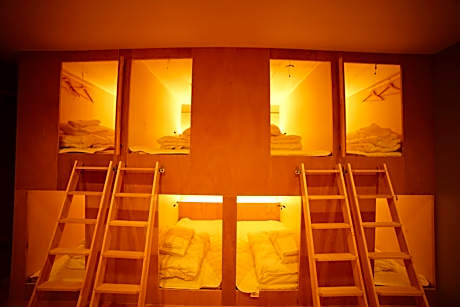 Bunk Bed in Mixed Dormitory Room