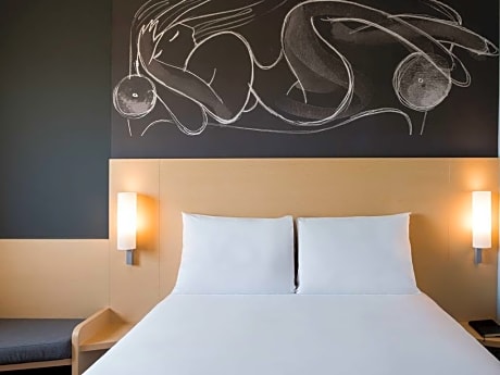 Standard Room for disabled guests, with 1 double bed