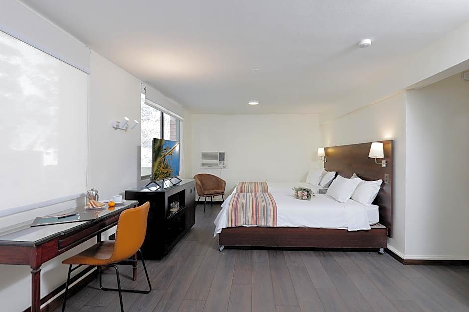 MR Express (ex Hotel Neruda Express)