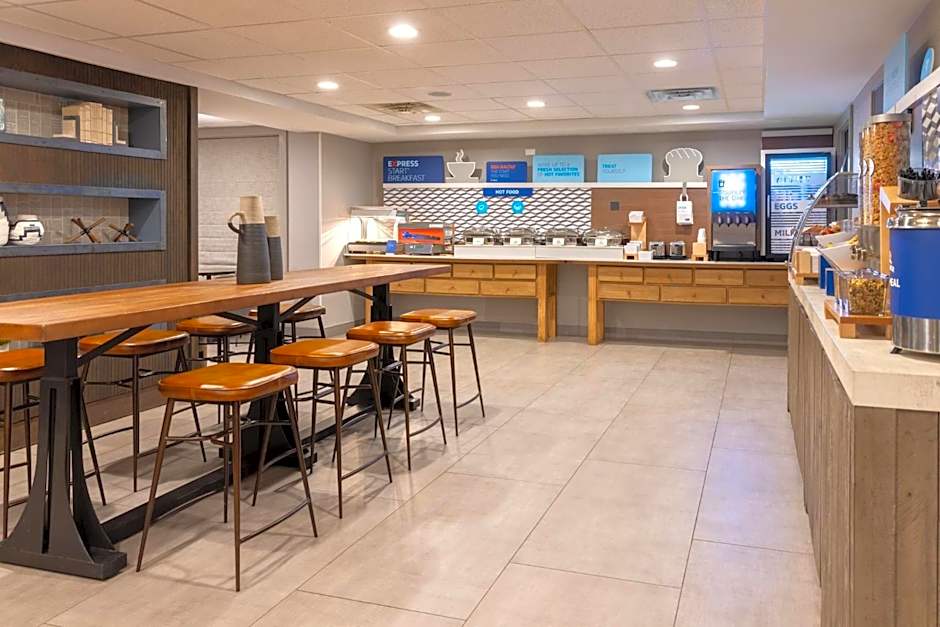 Holiday Inn Express South Burlington - Downtown By IHG