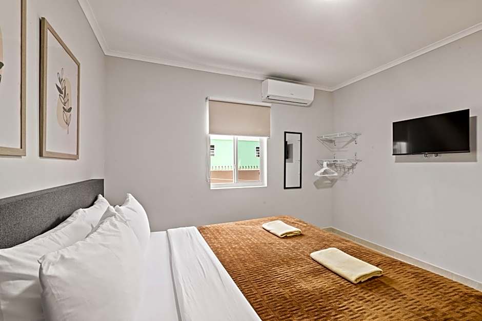 Curadise Living