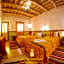 Hotel Babylon Dades