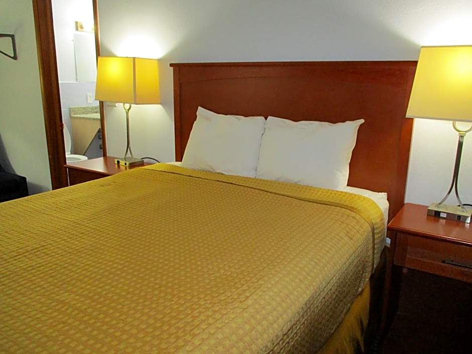 Travelodge by Wyndham Spirit Lake/Okoboji