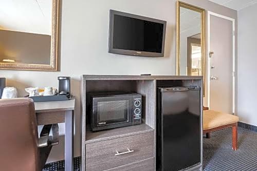 Clarion Hotel And Conference Center Harrisburg West – New Cumberland, PA