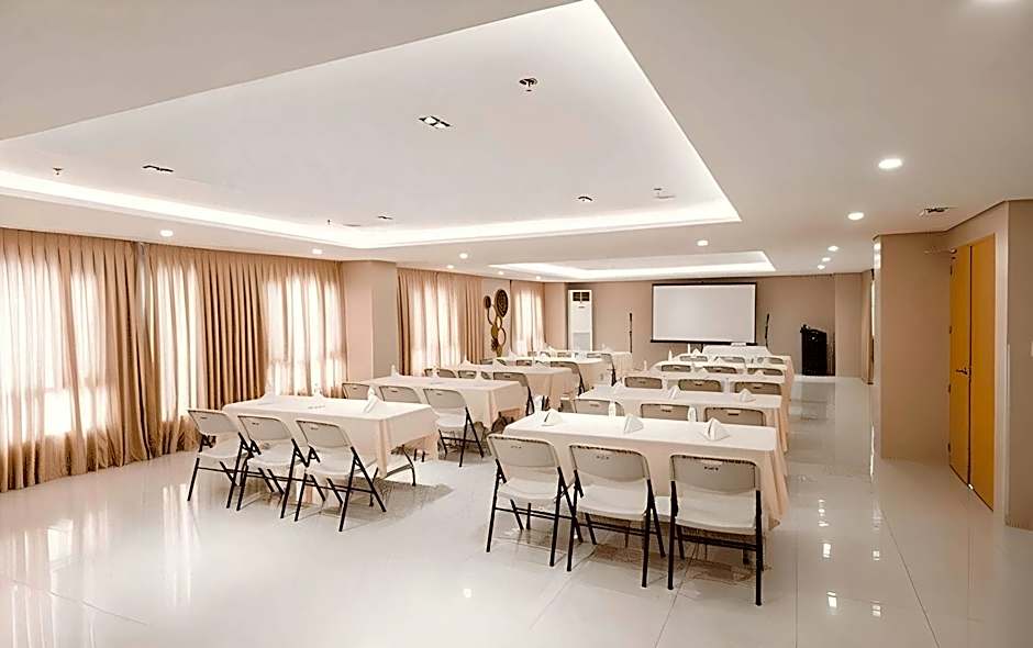 Cebu Family Suites powered by Cocotel