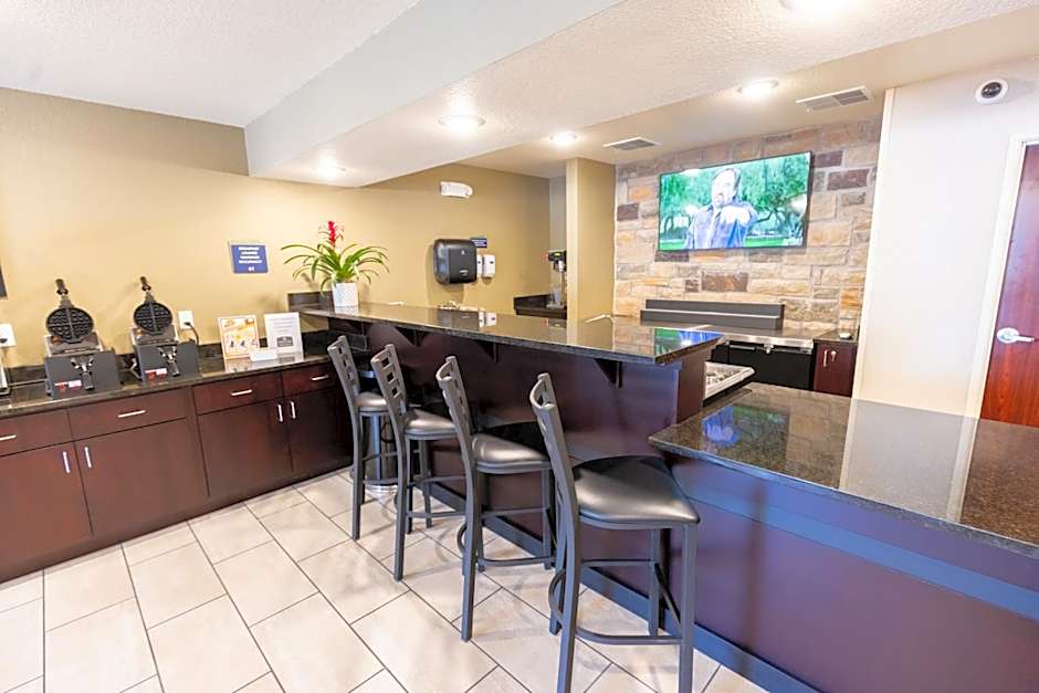 Cobblestone Inn & Suites - Winters