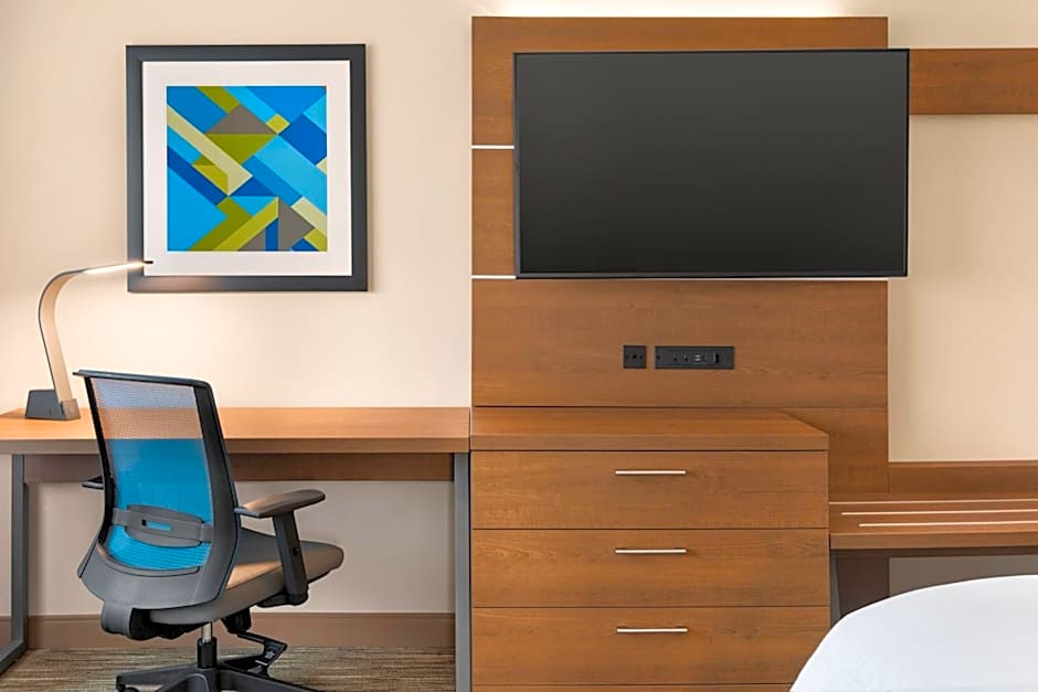 Holiday Inn Express And Suites Beaver Dam By IHG