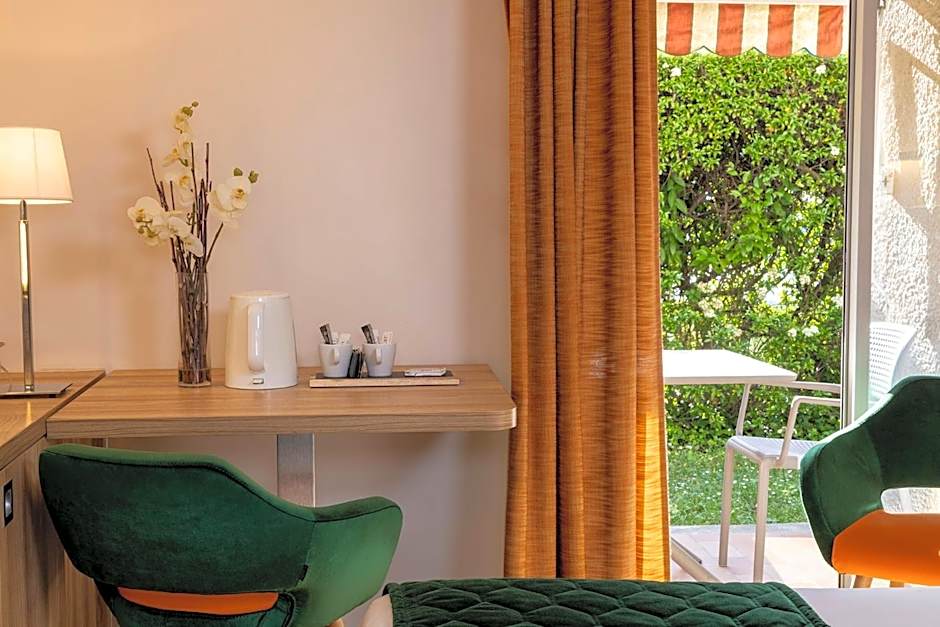 Hôtel & Résidence Lou Paradou Gréoux Les Bains