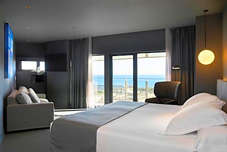Deluxe Double Room with Balcony and Sea View