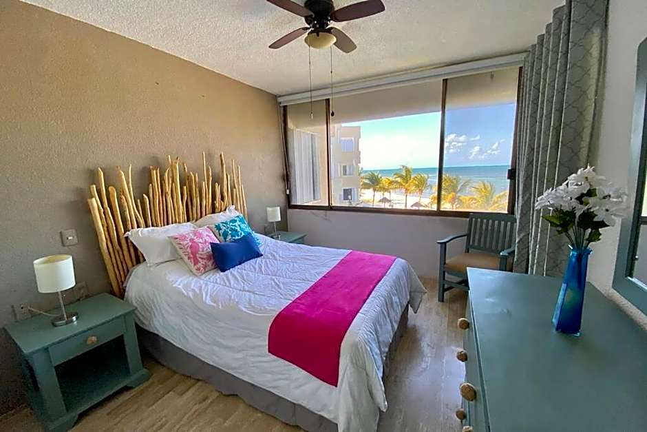 Oceanfront Condo BM By Andiani