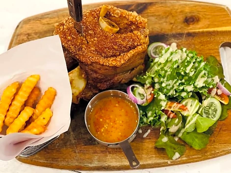 Nangkam Boutique Donsak