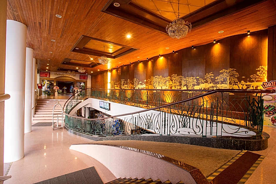 Thongtarin Hotel (SHA Plus)