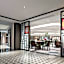 Yuexiu Hotel Guangzhou, Curio Collection by Hilton