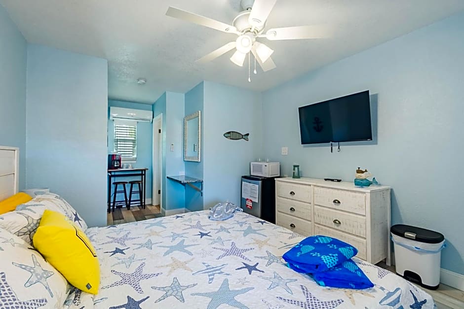 Photo 1 of 12 of Studio 1 King Bed