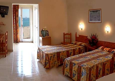 Family Room with Sea View (3 Adults + 1 Child)