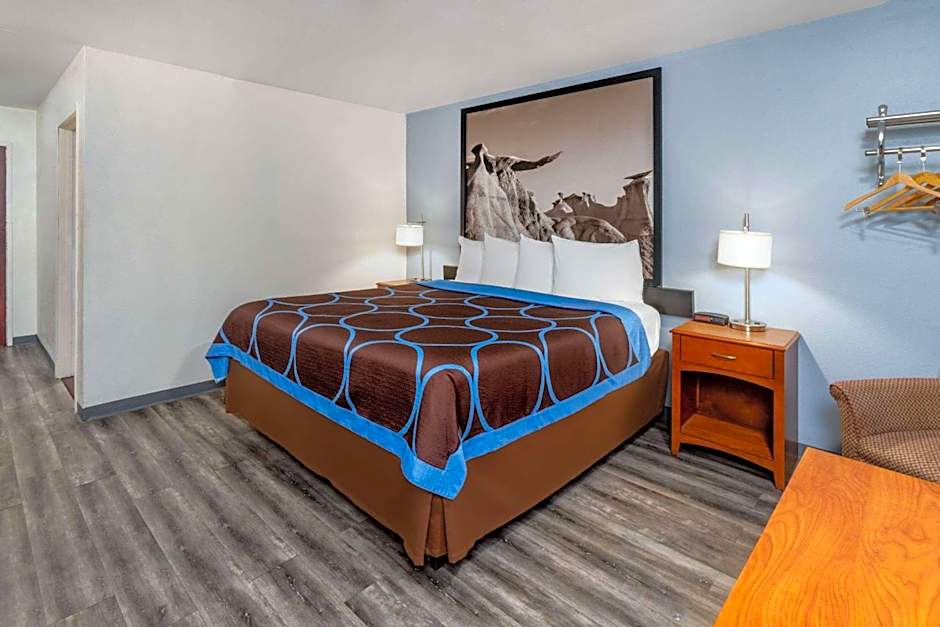 Super 8 by Wyndham Clayton