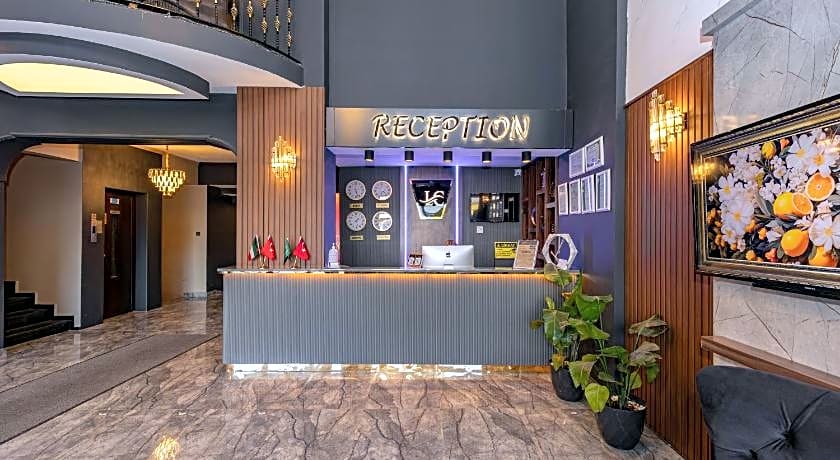 LoyalCity Hotel