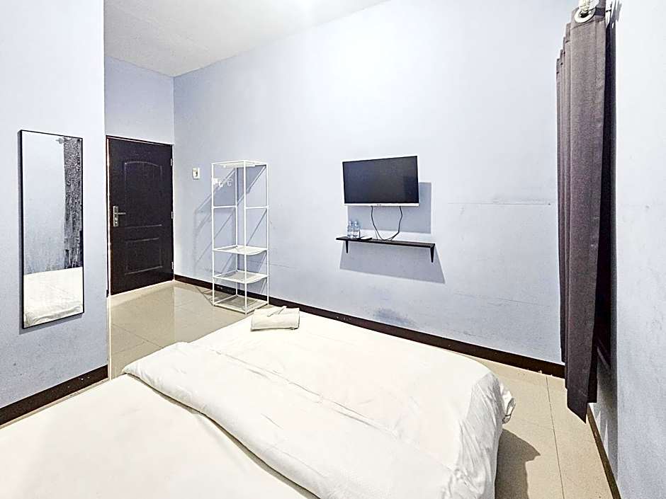 Homestay Sido Joyo near Sunrise Mall Mitra RedDoorz
