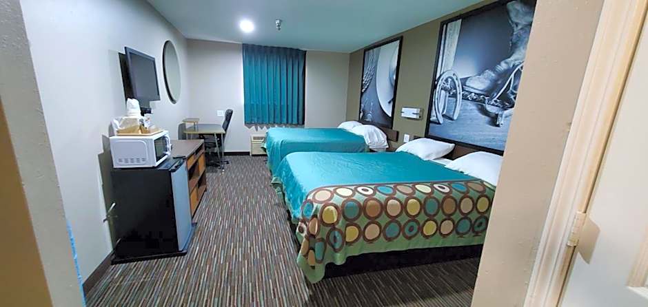 Super 8 by Wyndham Chickasha