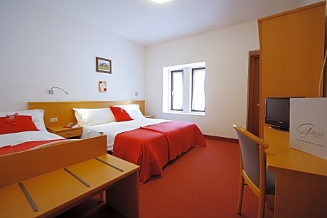 Triple standard room