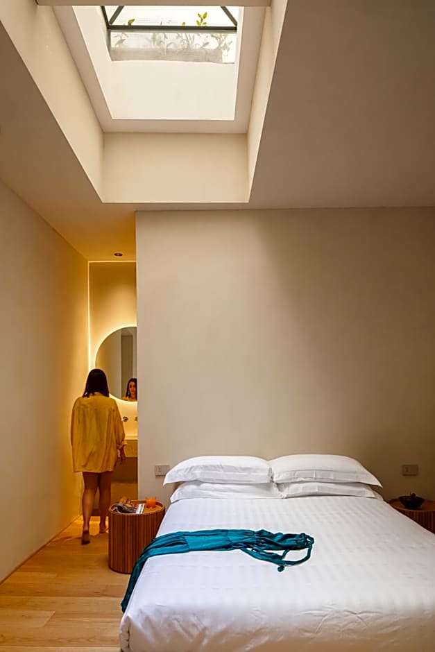 C10 Boutique Hotel