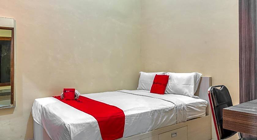 RedDoorz Syariah @ Kertomenanggal Surabaya