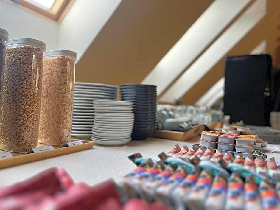 Abzali Hotel and Restaurant with self check-in