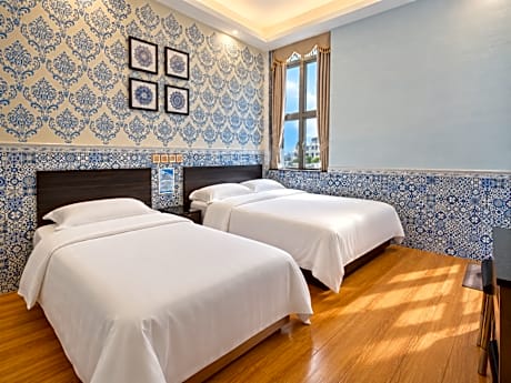 Family Room - (1 Double Bed 1 Single Bed)