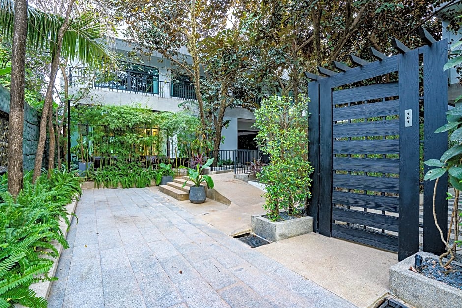 Rainforest Hotel by NSUN